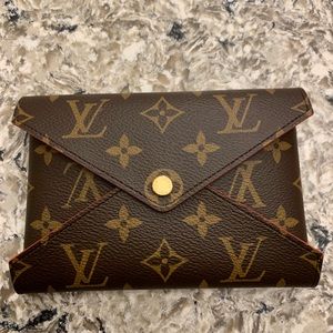 LV Envelope